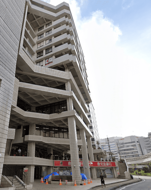 本田ヒルズタワークリニック沖縄院外観